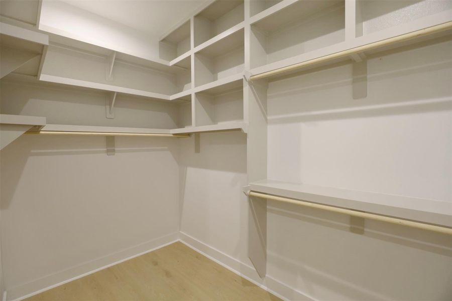 Spacious, unfurnished interior of a new home in , Houston (Image 26).