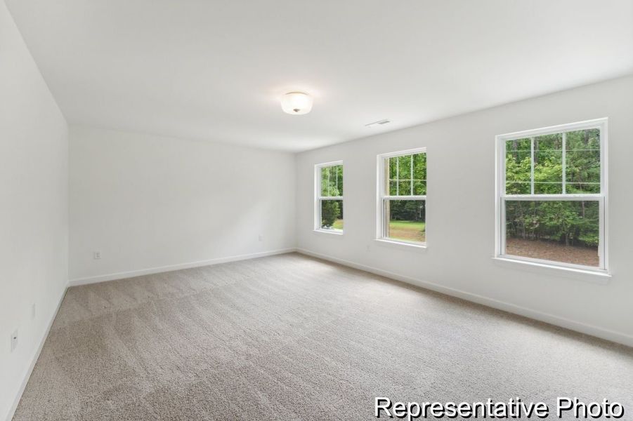 Spacious, unfurnished interior of a new home in Edgewater - Lakeview Point, Lancaster (Image 18).