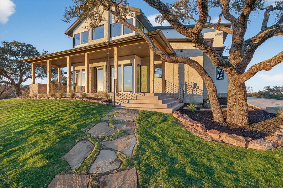 Exterior details and patio area of a home in , Horseshoe Bay (Image 23).
