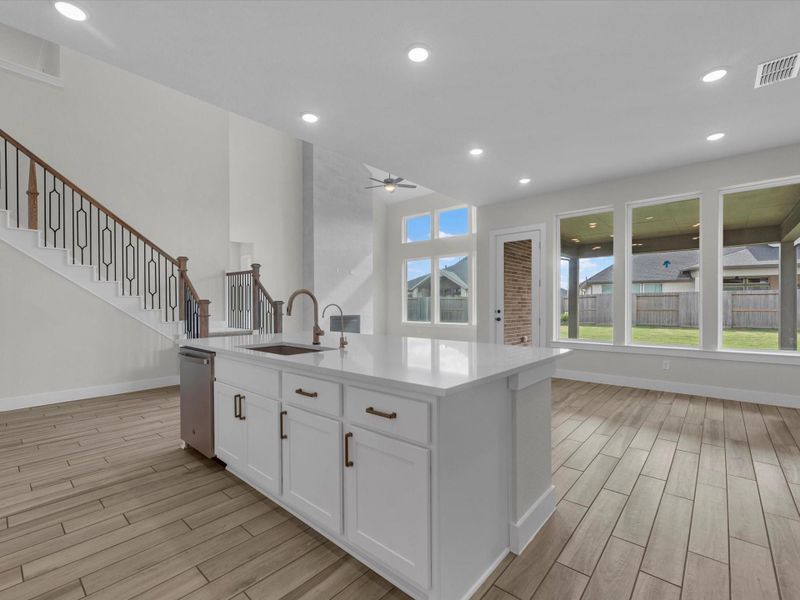 Furnished interior view inside a new home in Cross Creek Ranch, Fulshear (Image 12). Furnished interior view inside a new home in Cross Creek Ranch, Fulshear (Image 12).