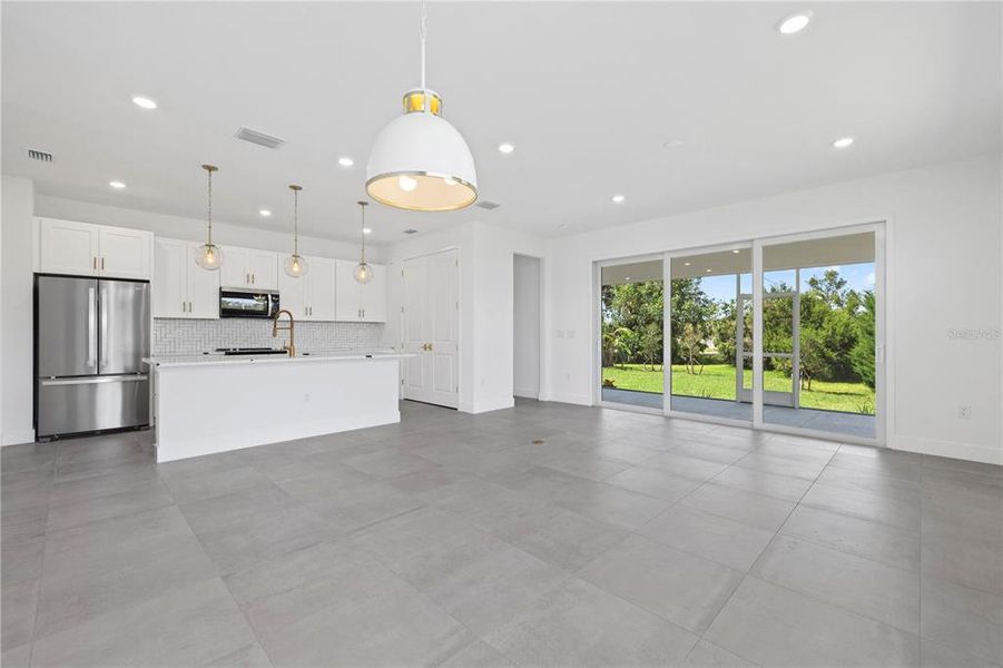 Spacious, unfurnished interior of a new home in , Punta Gorda (Image 14).