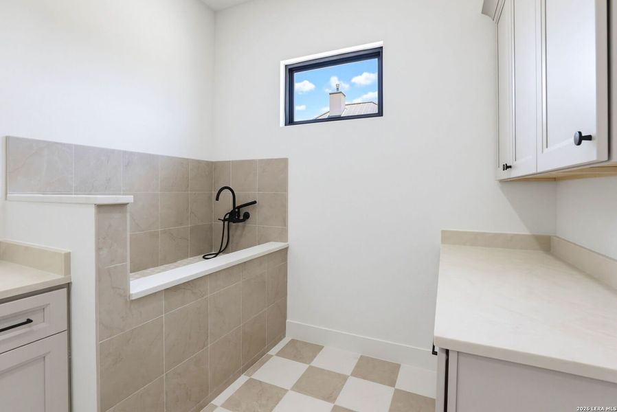 Furnished interior view inside a new home in , Bulverde (Image 30).