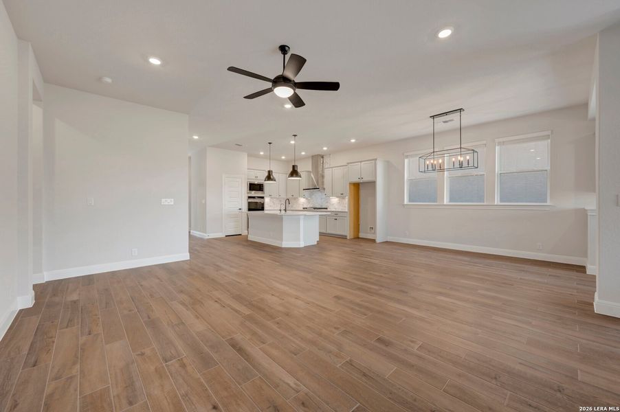 Spacious, unfurnished interior of a new home in Davis Ranch 50', San Antonio (Image 29).