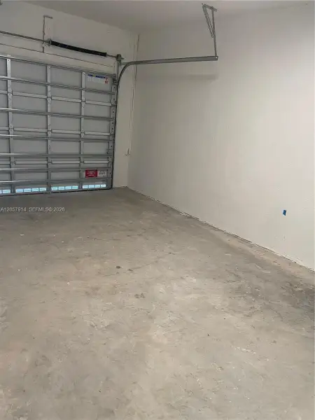Spacious, unfurnished interior of a new home in , Homestead (Image 4).