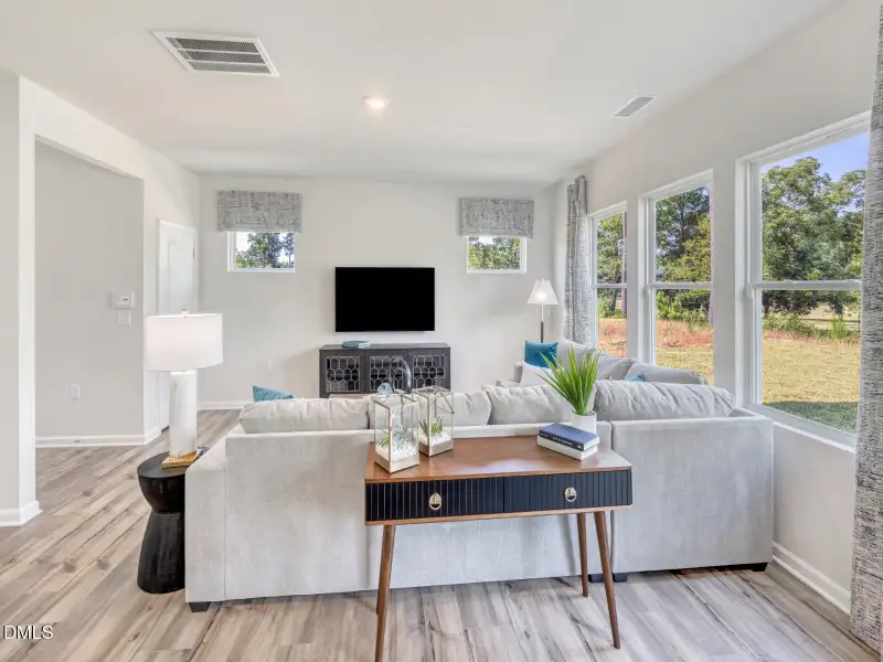 RAL_OakManor_343Lennon_Interior_Living