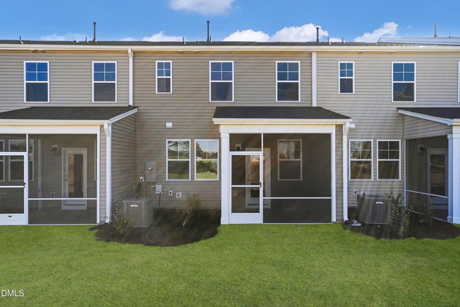 SUN_Everlee_Pic_CarsonII_QMI_229_Back_1o