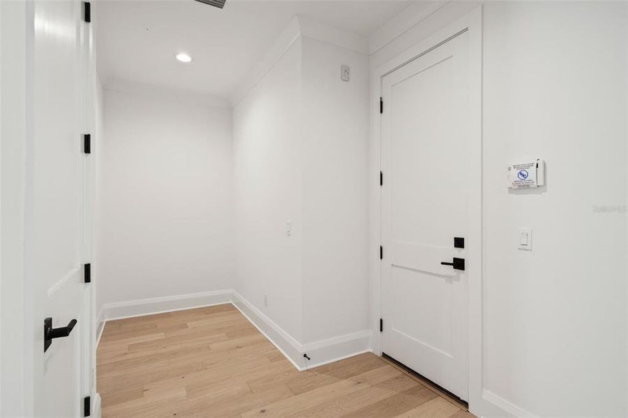 Spacious, unfurnished interior of a new home in , Tampa (Image 46).