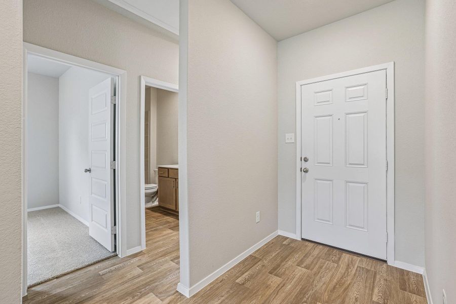 Spacious, unfurnished interior of a new home in Cloverleaf, Austin (Image 30). Spacious, unfurnished interior of a new home in Cloverleaf, Austin (Image 30).