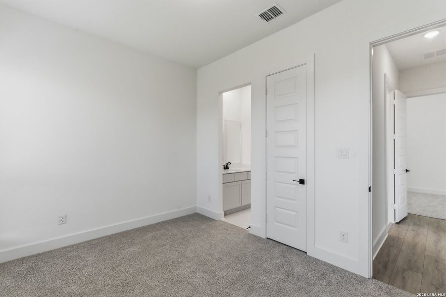 Spacious, unfurnished interior of a new home in Sienna Lakes, San Antonio (Image 13). Spacious, unfurnished interior of a new home in Sienna Lakes, San Antonio (Image 13).