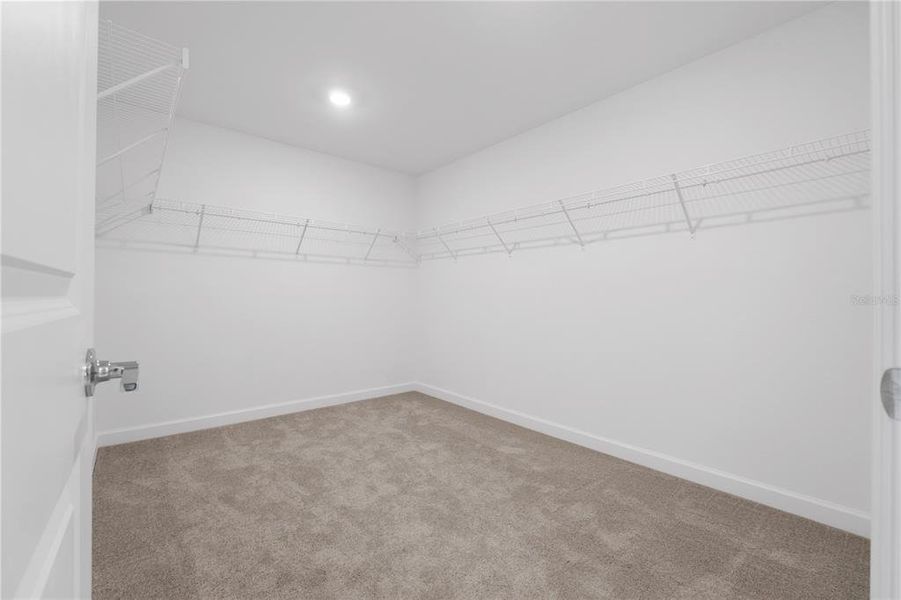 Spacious, unfurnished interior of a new home in Sabal Glen at Babcock Ranch, Punta Gorda (Image 20). Spacious, unfurnished interior of a new home in Sabal Glen at Babcock Ranch, Punta Gorda (Image 20).