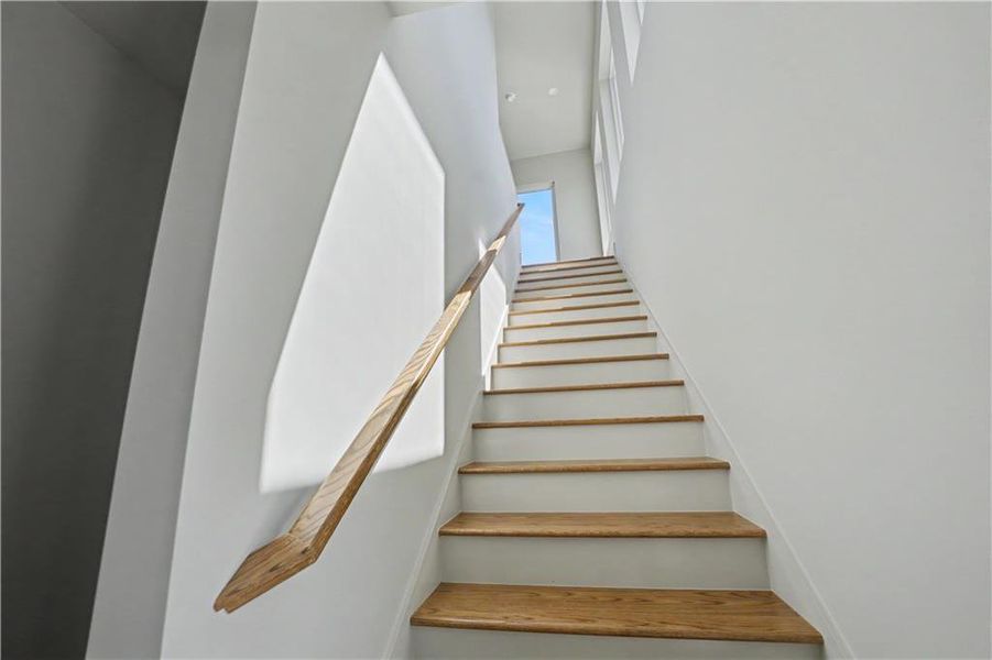 Image 33 of a home in .