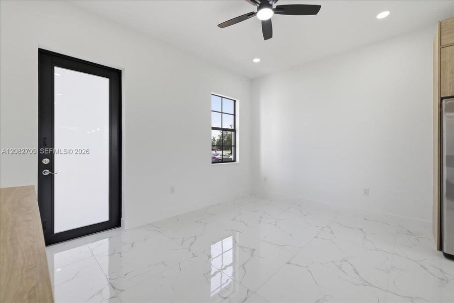 Spacious, unfurnished interior of a new home in , Lehigh Acres (Image 28).