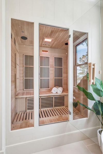 Image 101 of a home in .