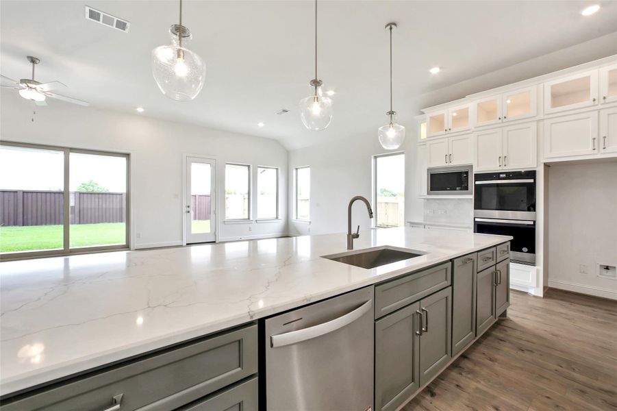 Image 28 of a home in Del Bello Lakes 60'. Image 28 of a home in Del Bello Lakes 60'.