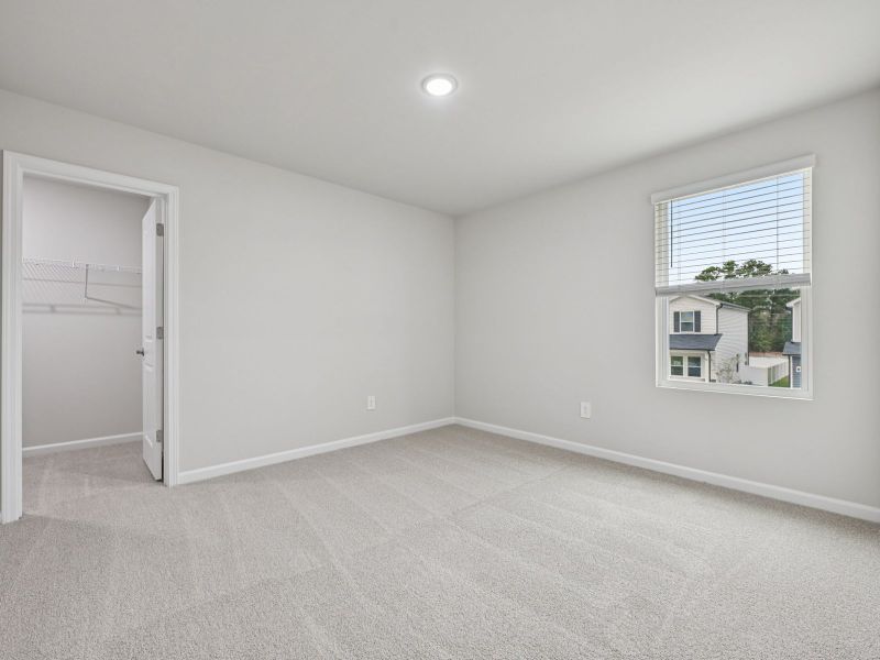 Spacious, unfurnished interior of a new home in Oakwood, Mebane (Image 20).