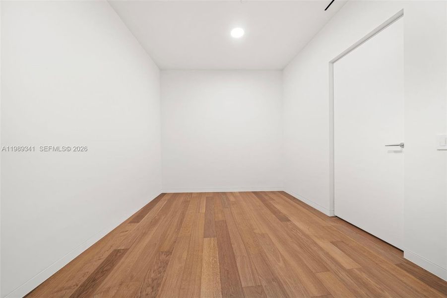 Spacious, unfurnished interior of a new home in , Miami (Image 25).