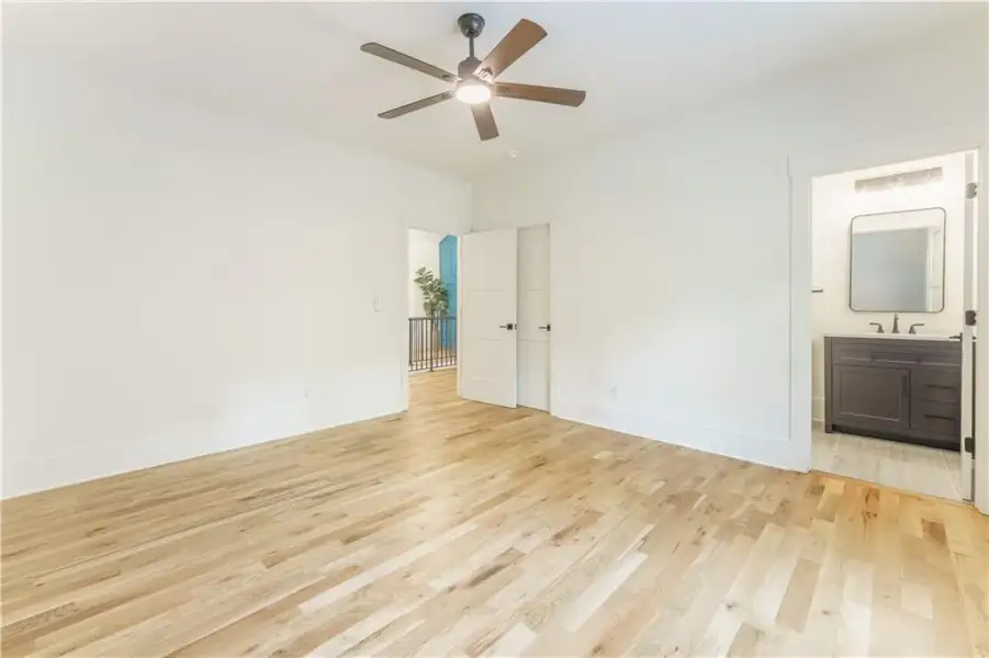 Spacious, unfurnished interior of a new home in , Sandy Springs (Image 43).