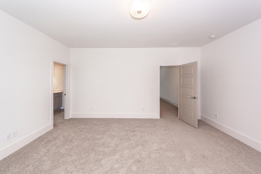 Spacious, unfurnished interior of a new home in , Ridgeville (Image 21).