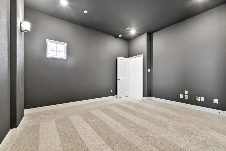 Spacious, unfurnished interior of a new home in , Manvel (Image 36).