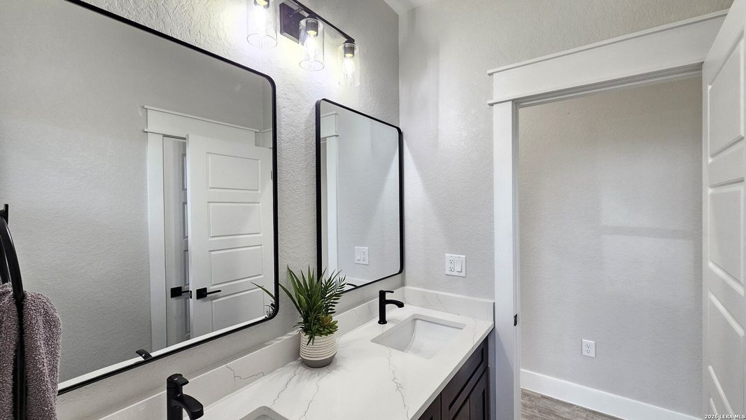 Furnished interior view inside a new home in , La Vernia (Image 11).