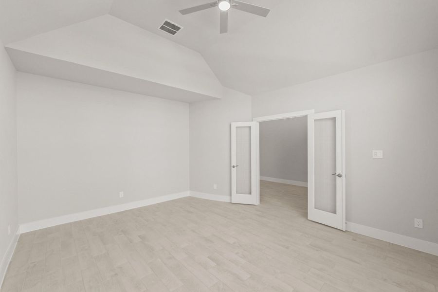 Spacious, unfurnished interior of a new home in Briarwood Crossing, Rosenberg (Image 34). Spacious, unfurnished interior of a new home in Briarwood Crossing, Rosenberg (Image 34).