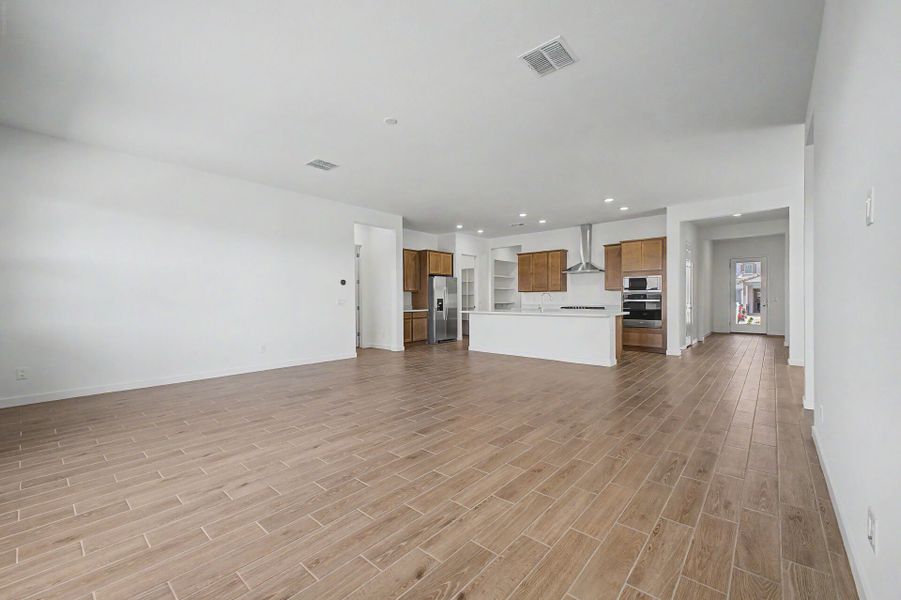 Spacious, unfurnished interior of a new home in Landmarke, San Tan Valley (Image 8). Spacious, unfurnished interior of a new home in Landmarke, San Tan Valley (Image 8).