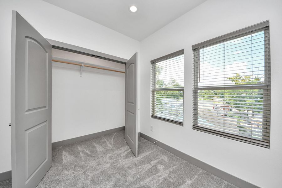Spacious, unfurnished interior of a new home in , Houston (Image 21).