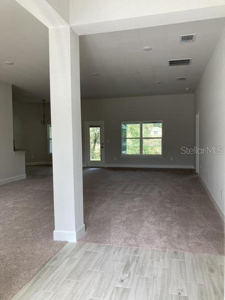 Spacious, unfurnished interior of a new home in , Ocala (Image 11).