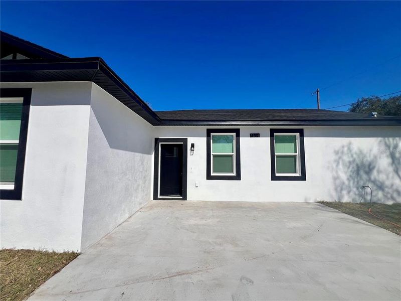 Exterior details and patio area of a home in , Tampa (Image 29).