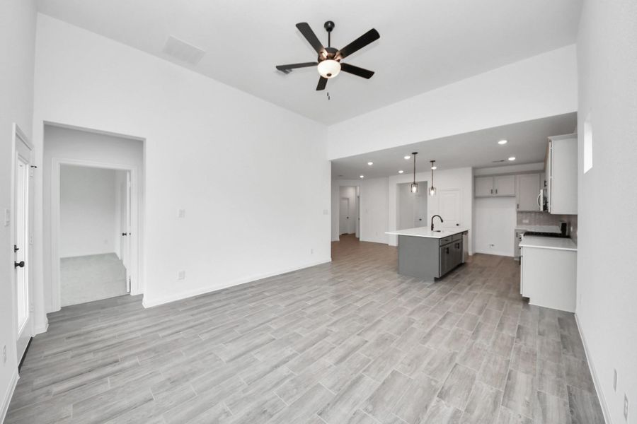 Spacious, unfurnished interior of a new home in , Katy (Image 32).