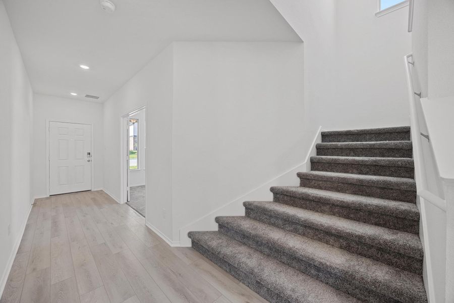 Spacious, unfurnished interior of a new home in Sonterra - Cool Water, Jarrell (Image 29).