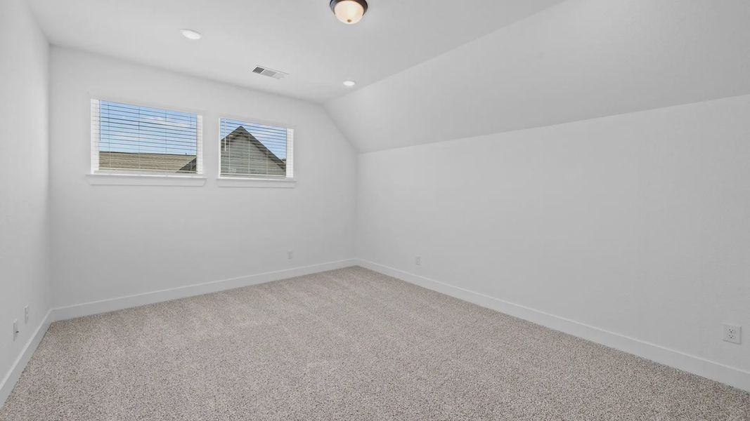 Representative unfurnished interior of a home built from the Rivers by Chesmar Homes in Sofi Lakes, Katy (Image 33).
