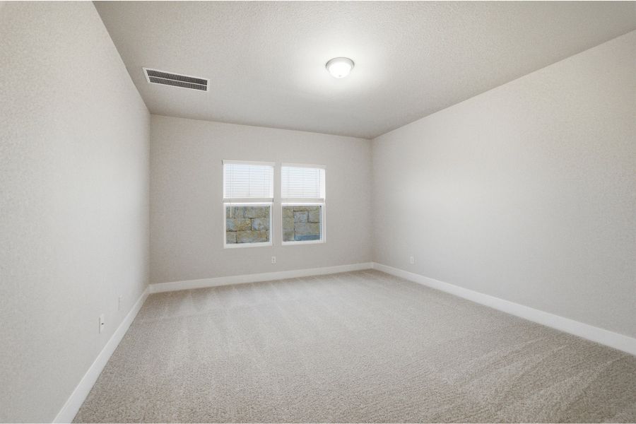Spacious, unfurnished interior of a new home in Hunters Glen, Jarrell (Image 51).