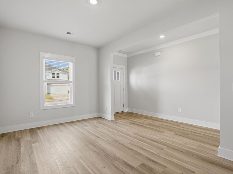 Spacious, unfurnished interior of a new home in Crossing at Abner Creek, Greer (Image 10). Spacious, unfurnished interior of a new home in Crossing at Abner Creek, Greer (Image 10).