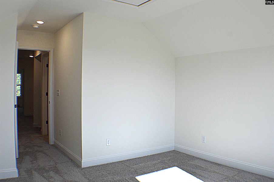 Spacious, unfurnished interior of a new home in Bickley Station, Irmo (Image 25).