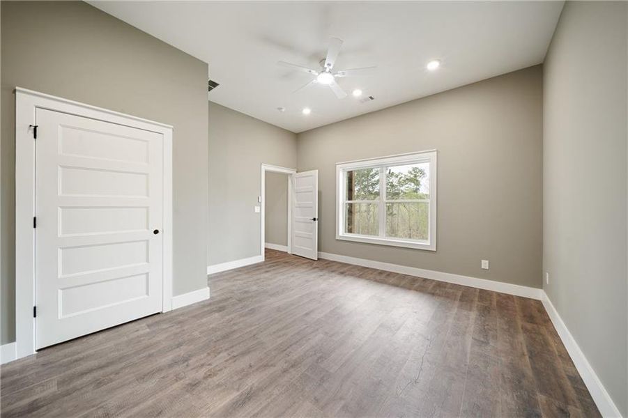 Spacious, unfurnished interior of a new home in , Talking Rock (Image 38). Spacious, unfurnished interior of a new home in , Talking Rock (Image 38).