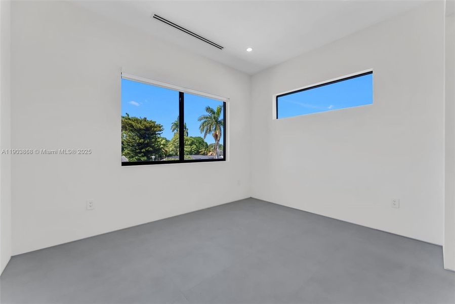 Spacious, unfurnished interior of a new home in , Miami Springs (Image 13).