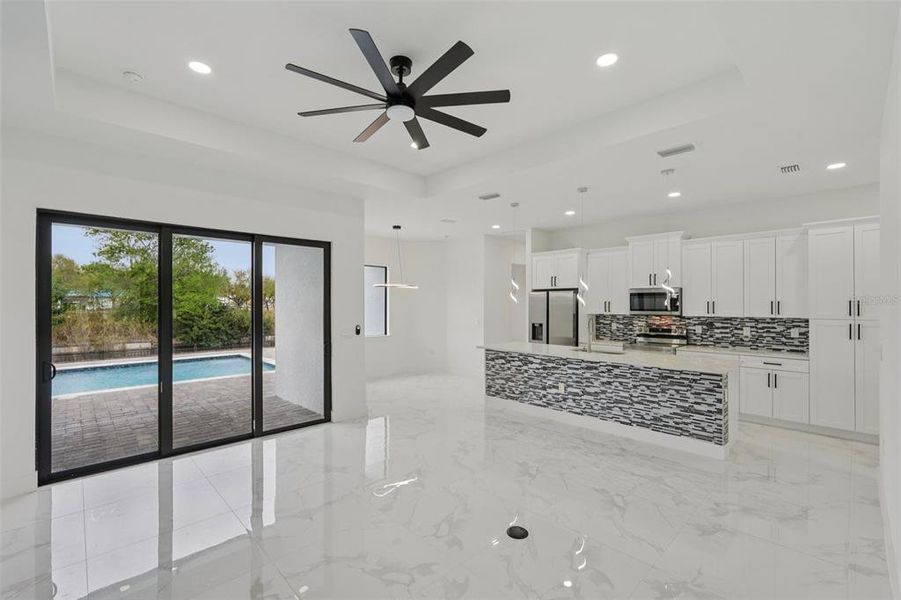 Spacious, unfurnished interior of a new home in , Cape Coral (Image 17).