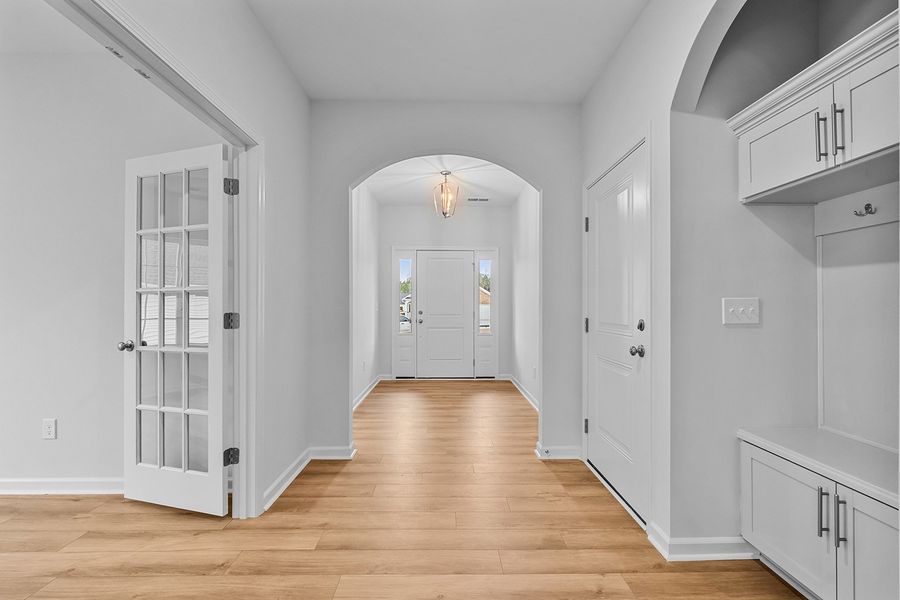 Spacious, unfurnished interior of a new home in Brayden, Advance (Image 11).