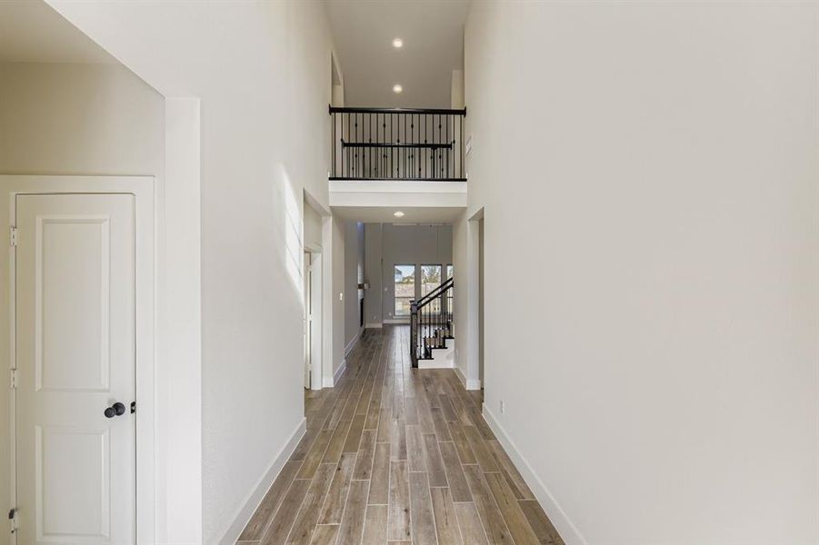Spacious, unfurnished interior of a new home in Wellington 50s, Fort Worth (Image 22).