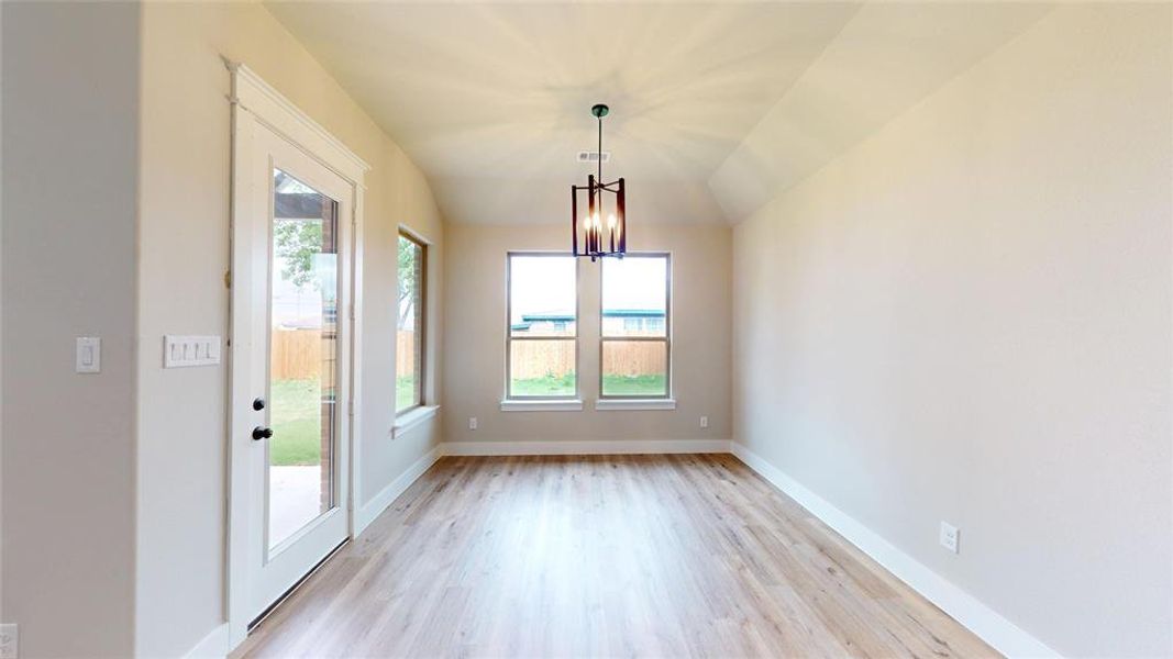 Spacious, unfurnished interior of a new home in , Grand Prairie (Image 16).