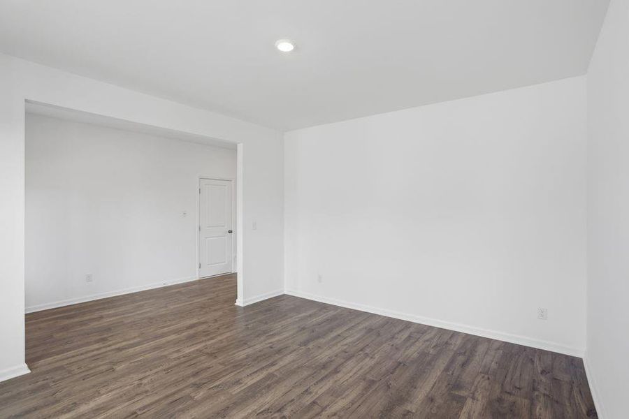 Spacious, unfurnished interior of a new home in Falls Creek, Flowery Branch (Image 15).