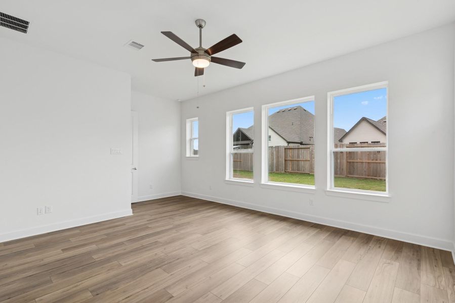 Spacious, unfurnished interior of a new home in Jordan Ranch 70' Homesites, Fulshear (Image 21).