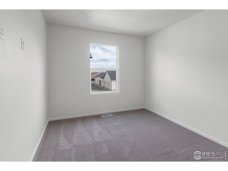 Spacious, unfurnished interior of a new home in , Fort Collins (Image 18).