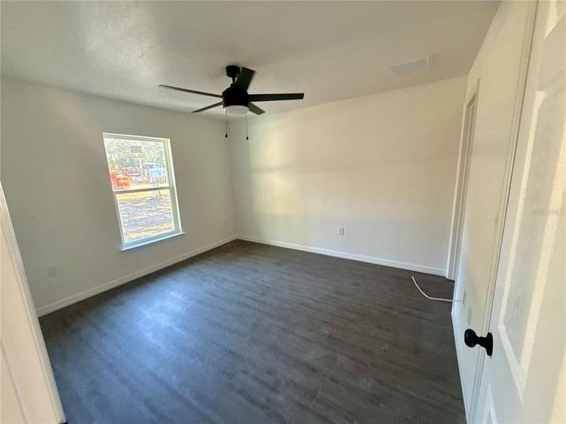 Spacious, unfurnished interior of a new home in , Ocala (Image 5).