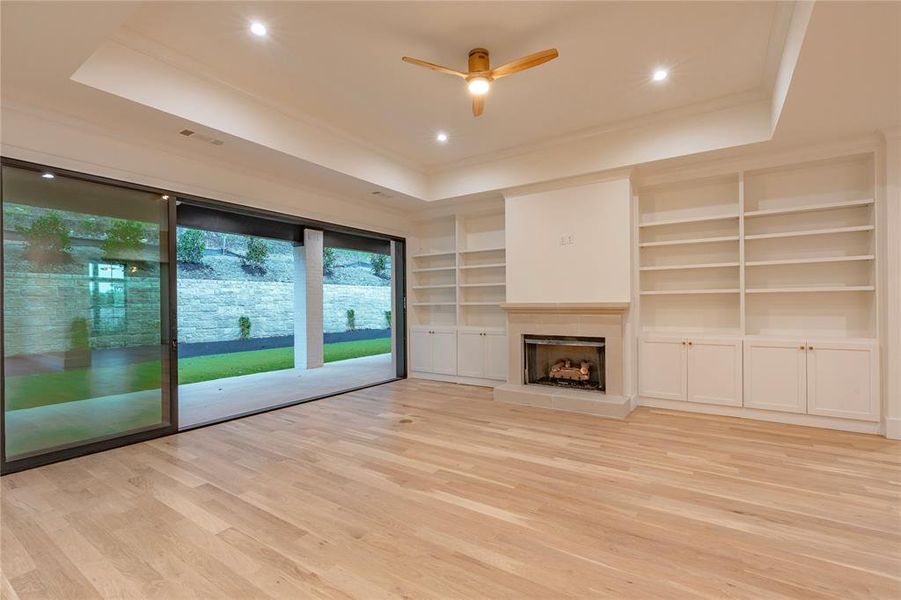 Expansive sliding doors