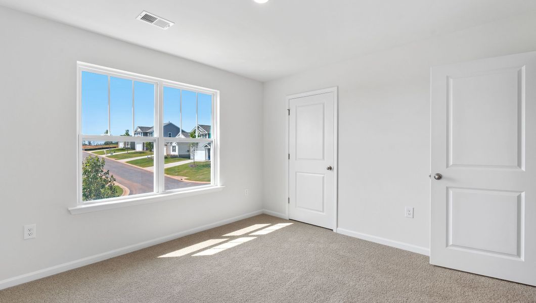 Spacious, unfurnished interior of a new home in Harrier Point, Woodruff (Image 24).