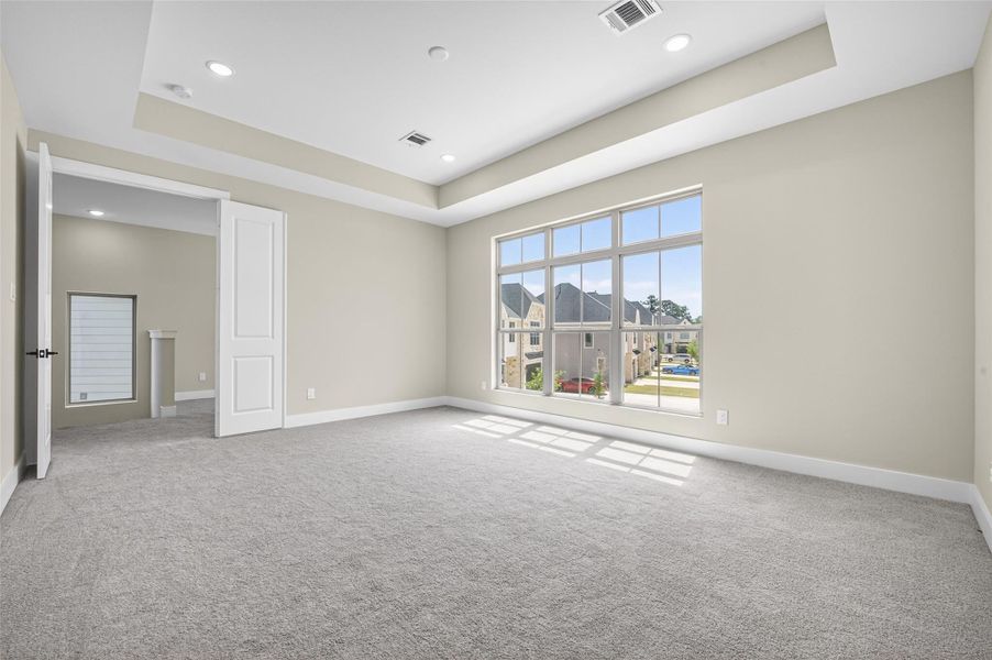 Spacious, unfurnished interior of a new home in , Houston (Image 27).