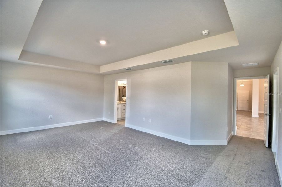 Spacious, unfurnished interior of a new home in Cadence Crossing, Auburndale (Image 27).