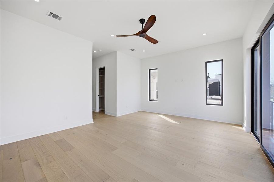 Spacious, unfurnished interior of a new home in , Dallas (Image 22).